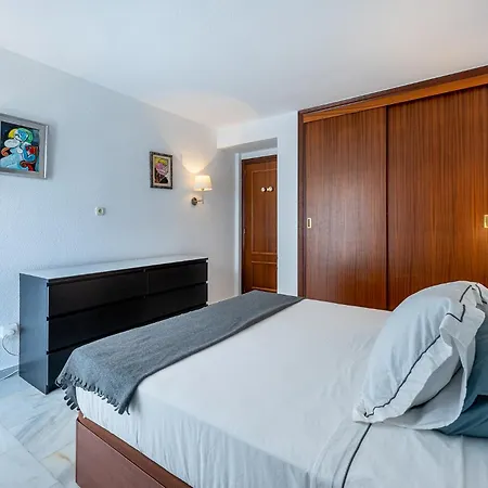 797 - Piso 3 En La Carihuela Con Piscina Lägenhet