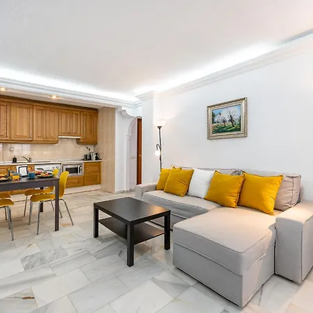 Lägenhet 797 - Piso 3 En La Carihuela Con Piscina